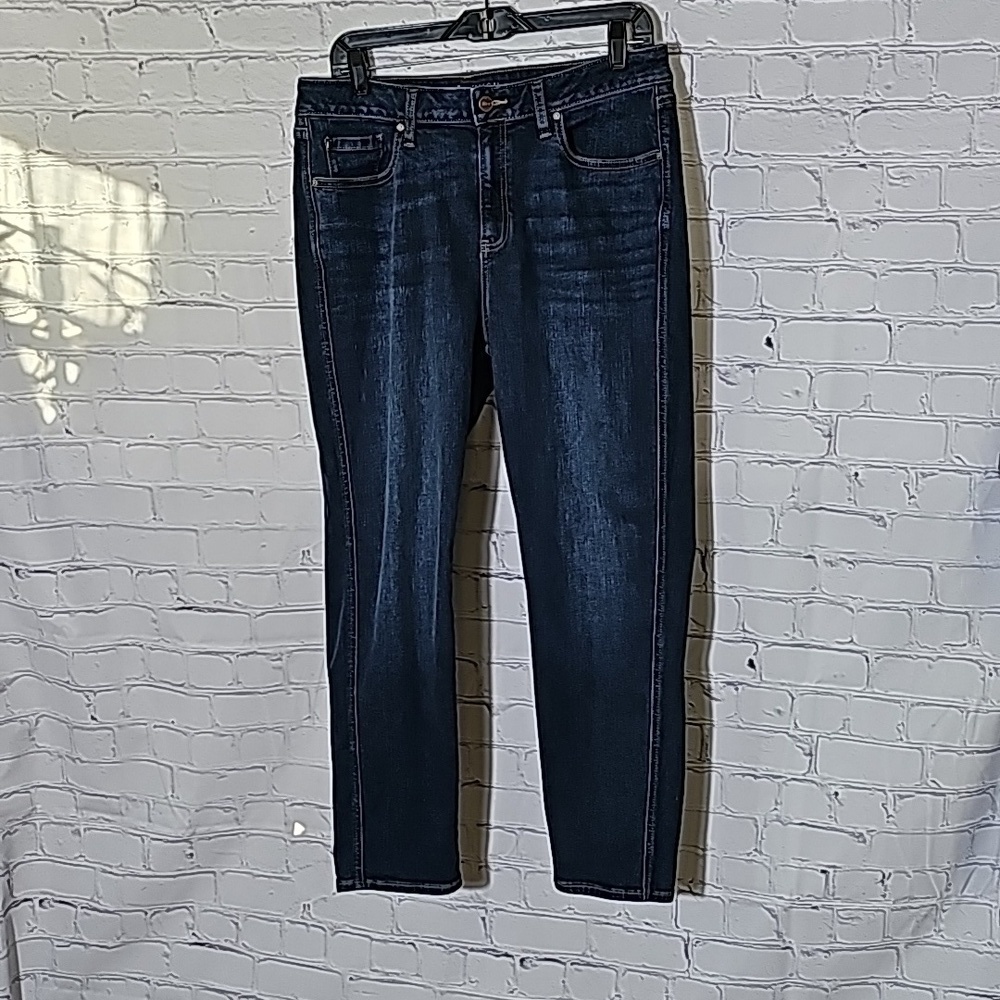 Chicos sz 2 Define ME Slim leg ankle jeans sz 12 WP35